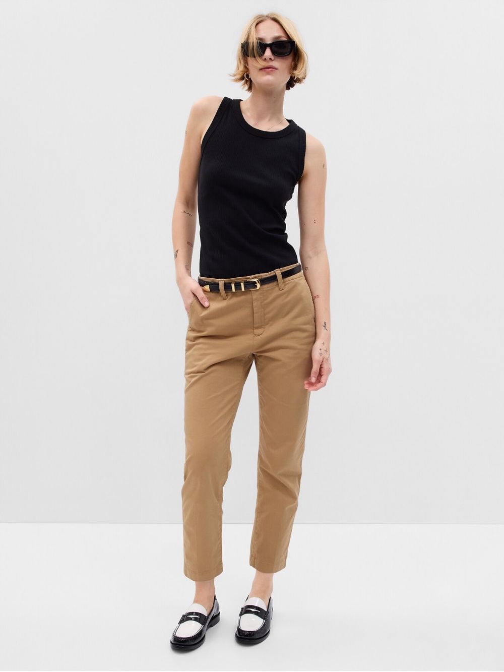 GAP Downtown Khakis Off-White Mid-Rise Straight Leg Pants